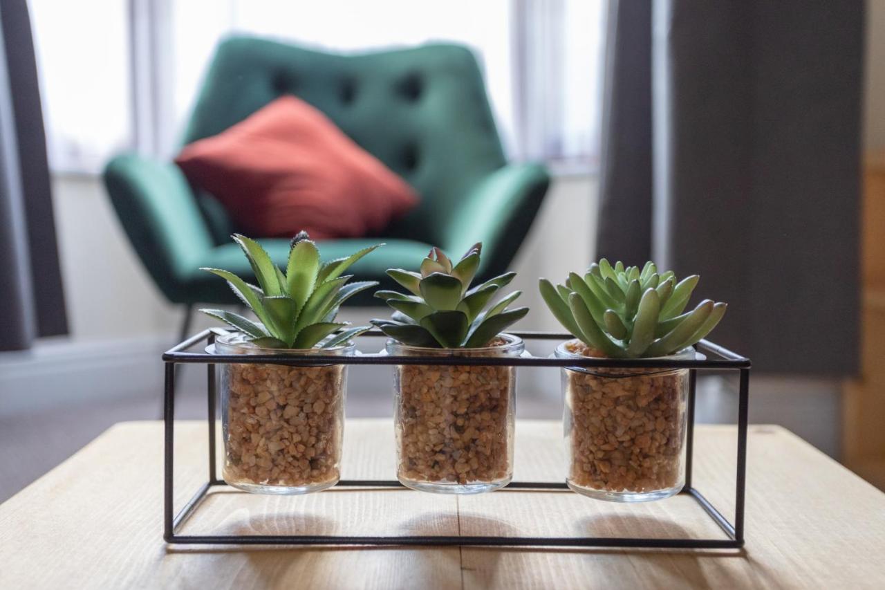 Milton Stays: Cosy City Centre House with Garden and Parking York Exterior photo