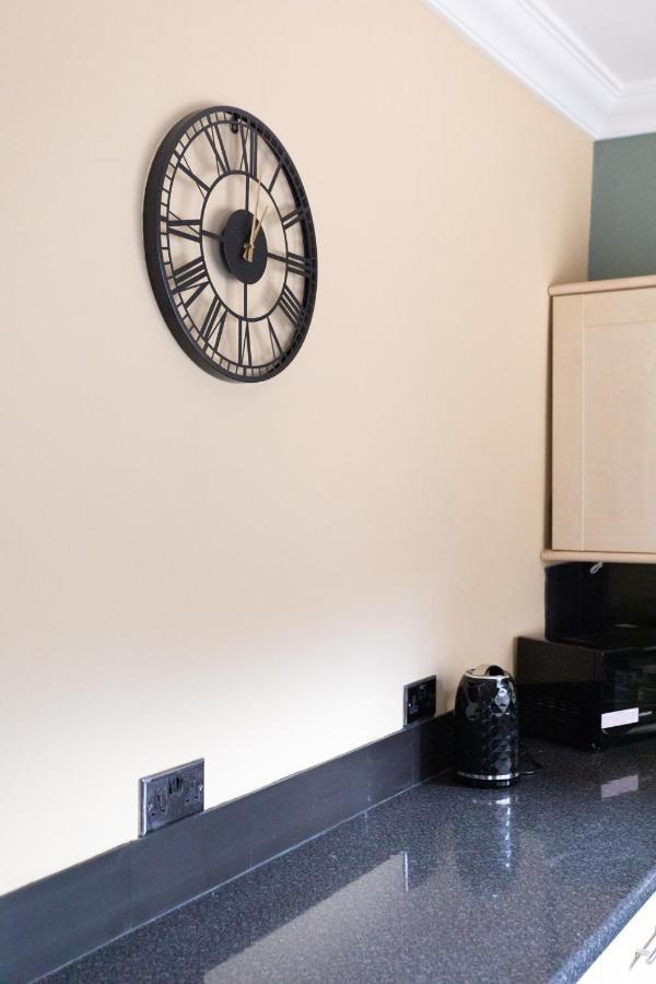 Milton Stays: Cosy City Centre House with Garden and Parking York Exterior photo