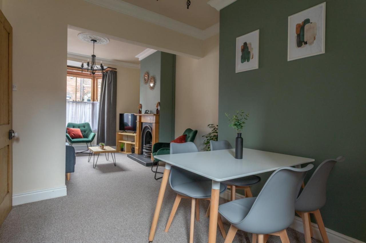 Milton Stays: Cosy City Centre House with Garden and Parking York Exterior photo