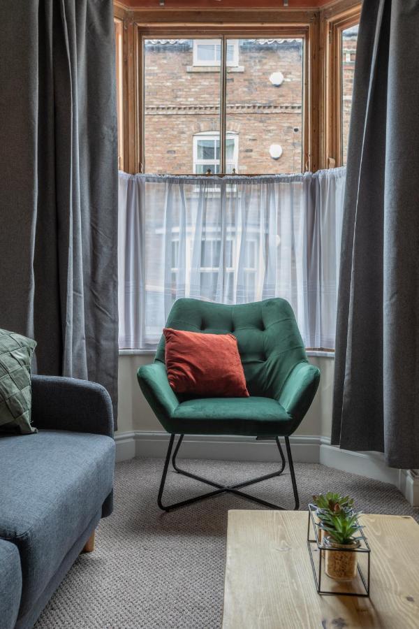 Milton Stays: Cosy City Centre House with Garden and Parking York Exterior photo